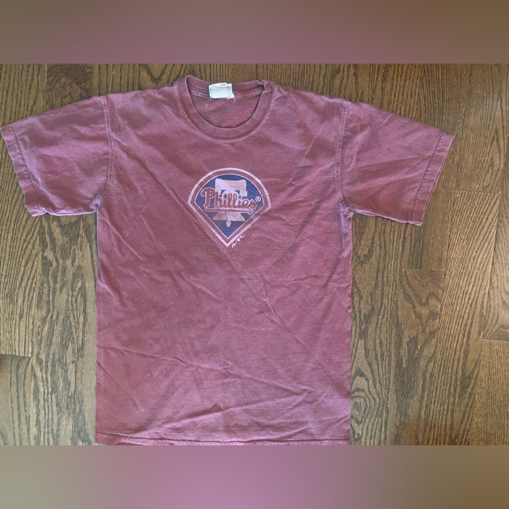 Vintage washed Phillies mba tshirts - small